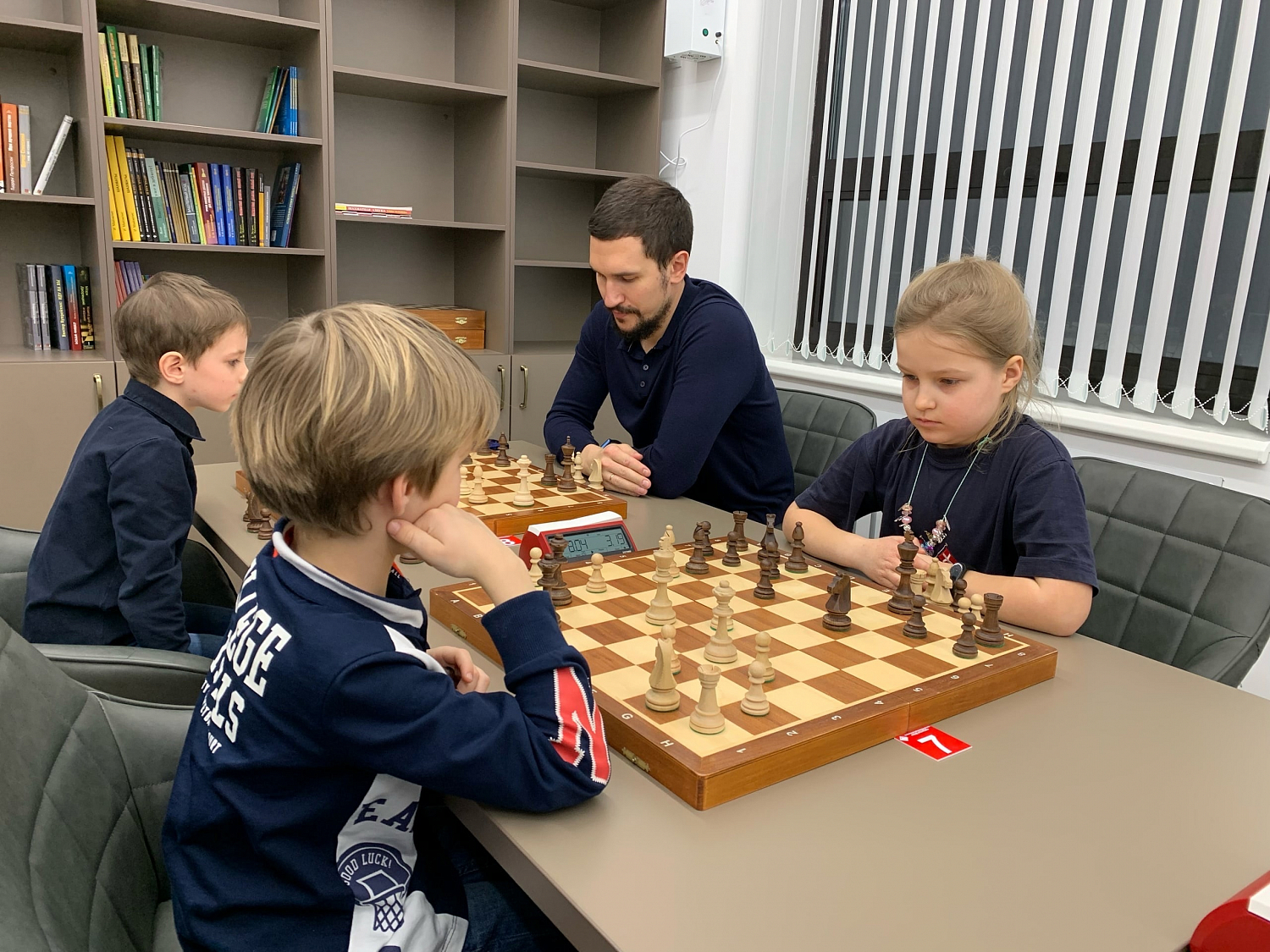 Семейный мини-турнир по шахматам для первоклашек