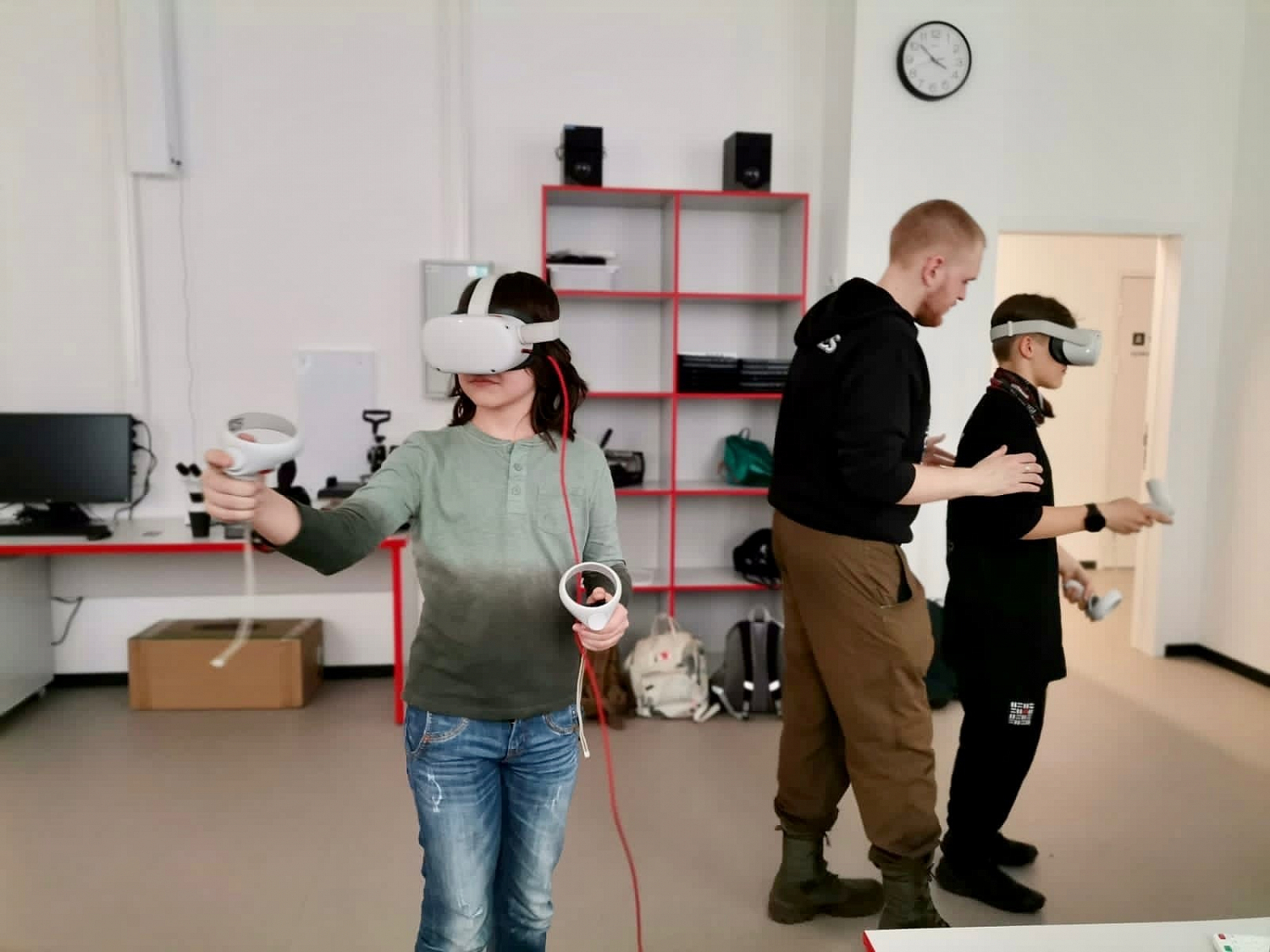 Учащиеся школы продолжают знакомство с технологиями виртуальной реальности
