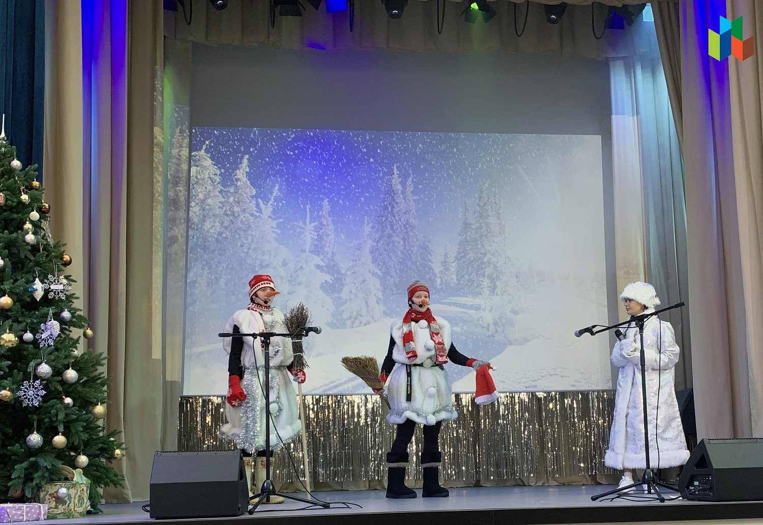 Новогодний праздник для начальной школы