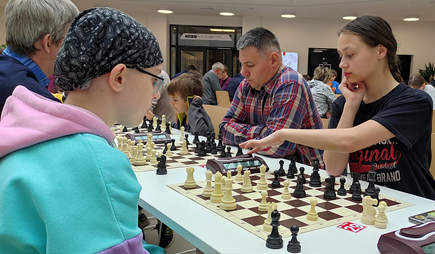 Определены новые победители семейного шахматного турнира